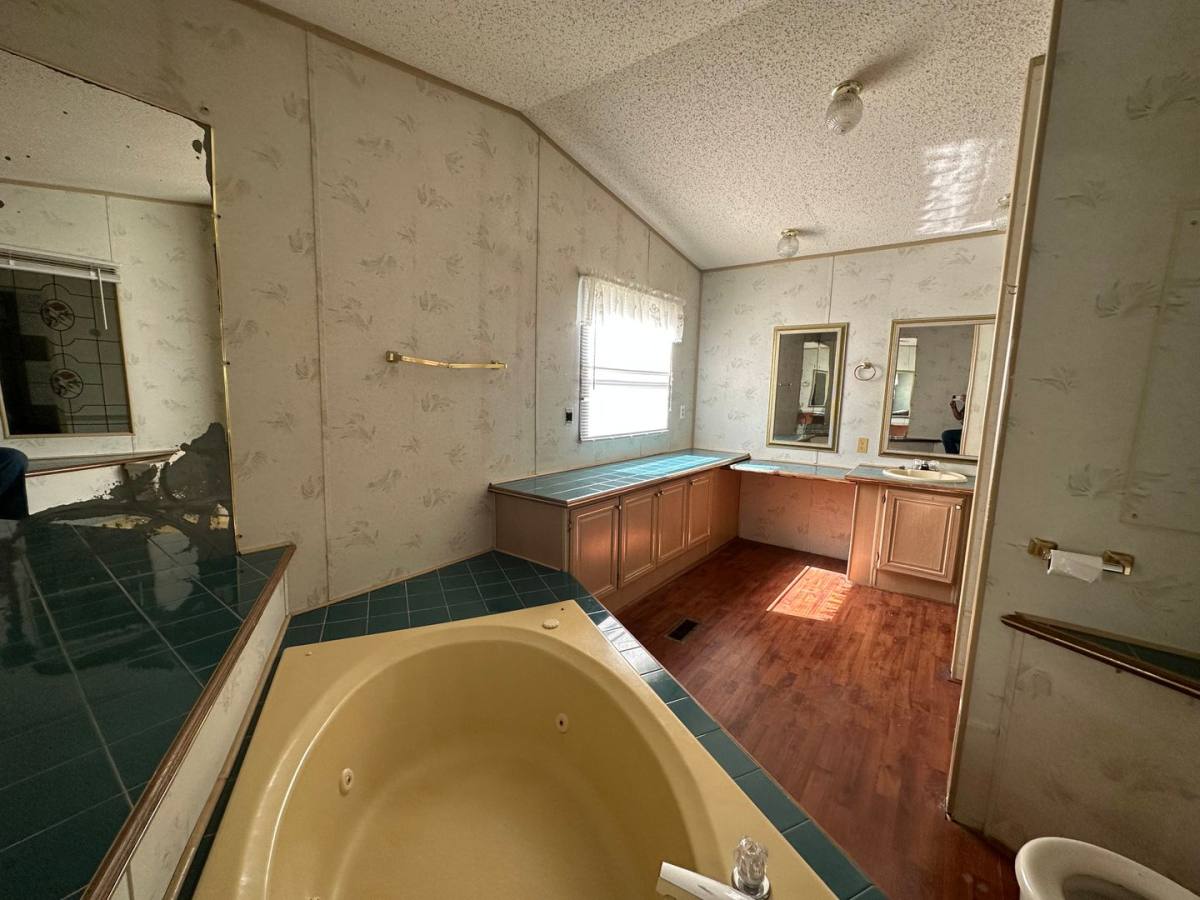 House for rent at 1112 S Broadway, La Harpe, KS 66751