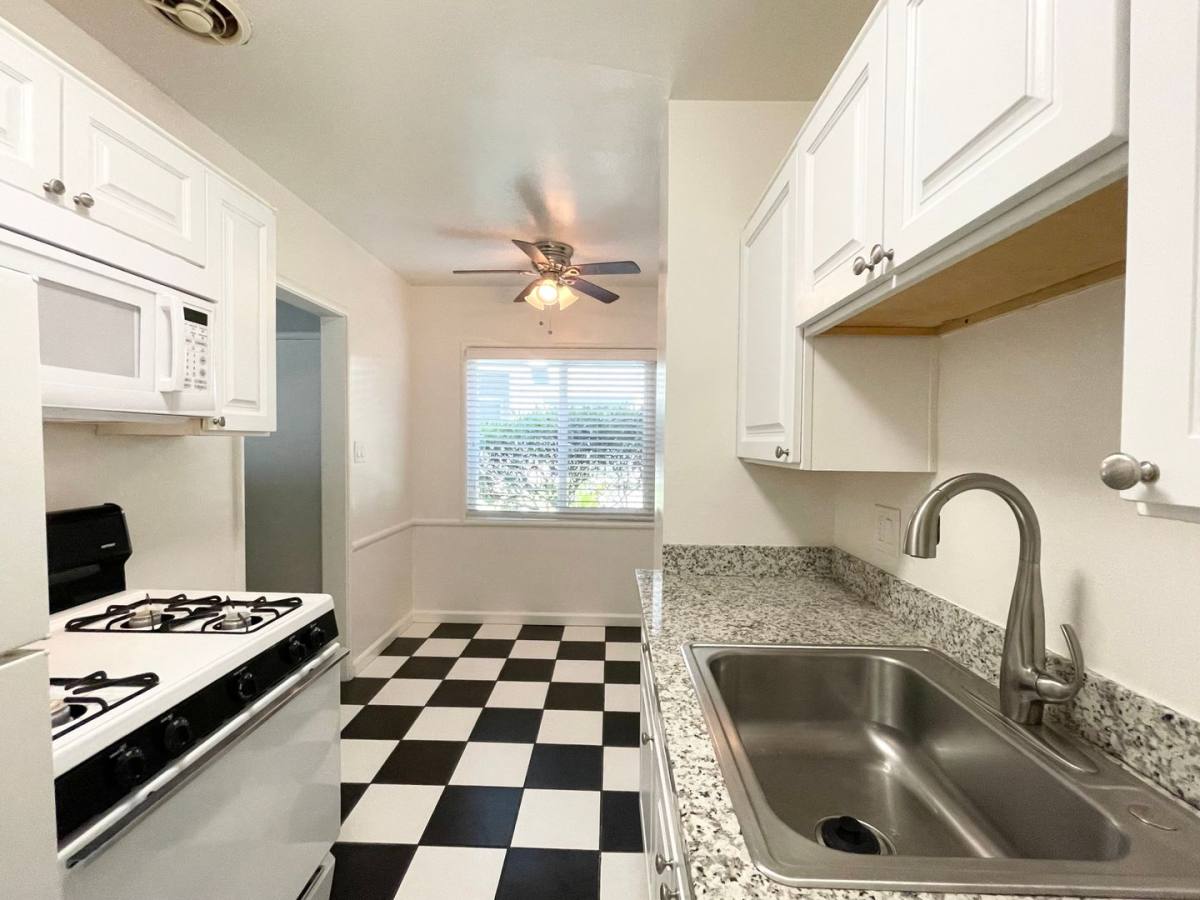 Apartment for rent at 1731 N St, Sacramento, CA 95811