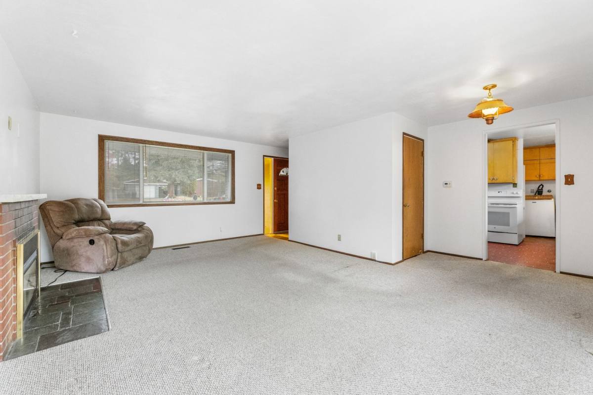 House for rent at 8908 Hipkins Rd SW, Lakewood, WA 98498