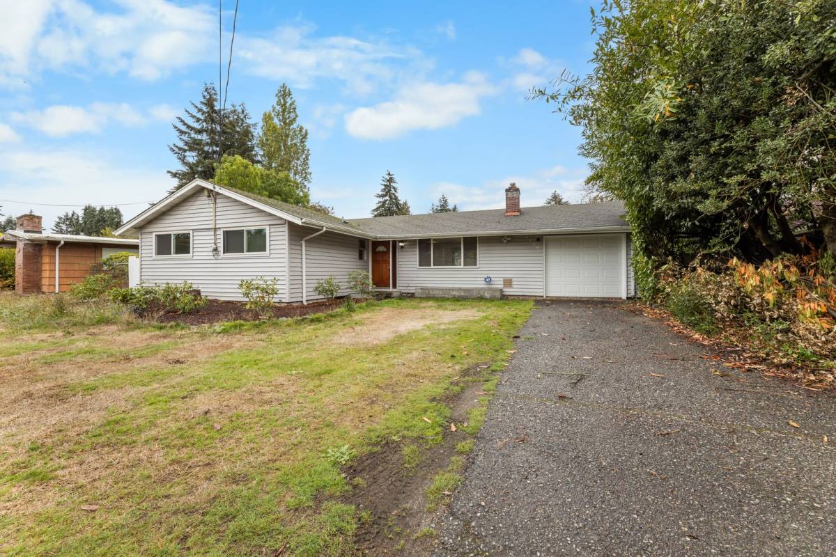 House for rent at 8908 Hipkins Rd SW, Lakewood, WA 98498