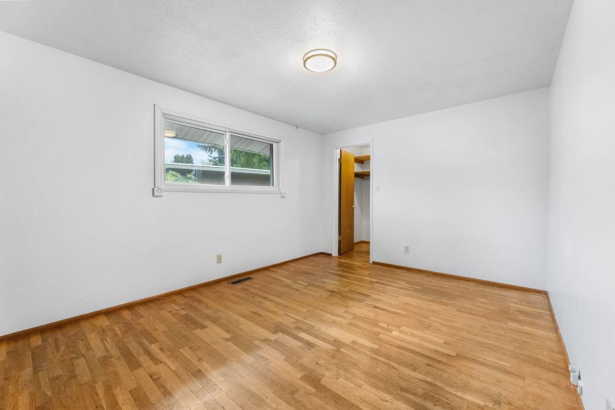 House for rent at 8908 Hipkins Rd SW, Lakewood, WA 98498