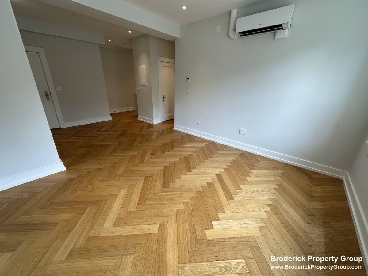 Apartment for rent at 16 Forest St #4, Cambridge, MA 02140