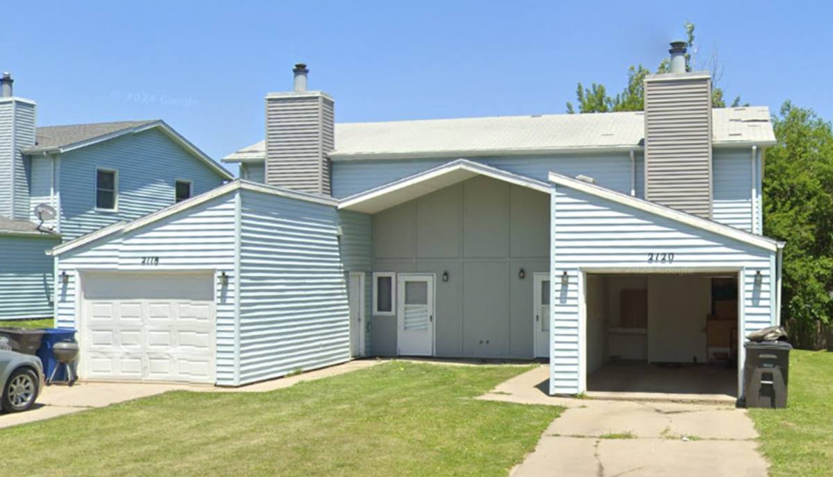Apartment for rent at 2120 E Caulder Ave, Des Moines, IA 50320