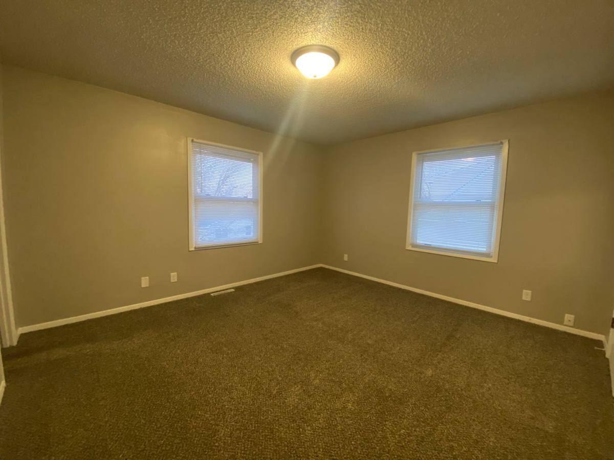 Apartment for rent at 2120 E Caulder Ave, Des Moines, IA 50320
