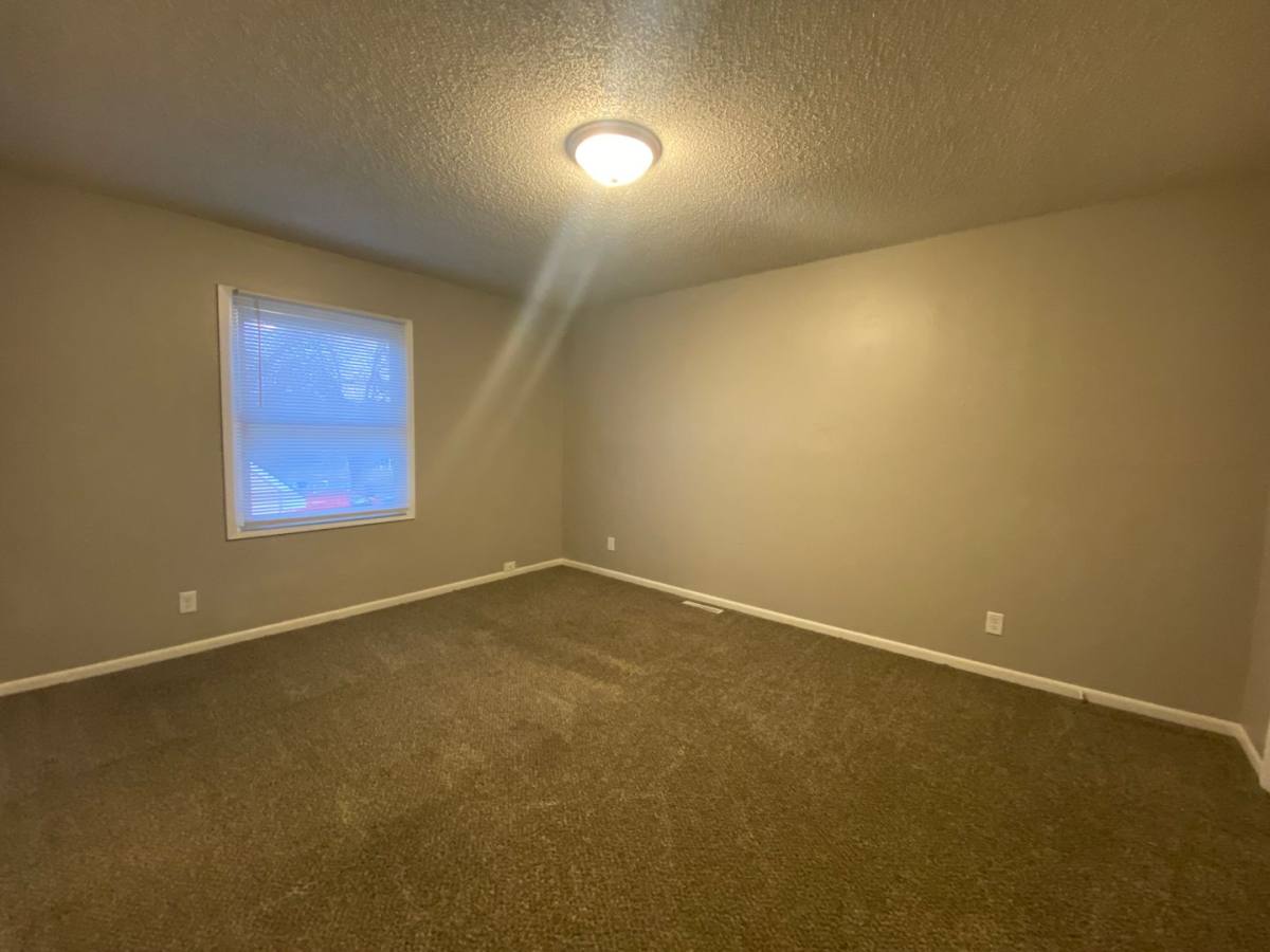 Apartment for rent at 2120 E Caulder Ave, Des Moines, IA 50320