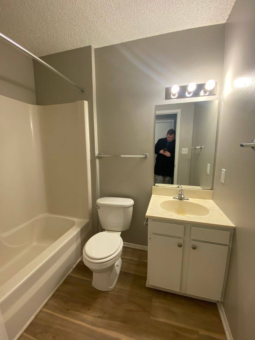 Apartment for rent at 2120 E Caulder Ave, Des Moines, IA 50320