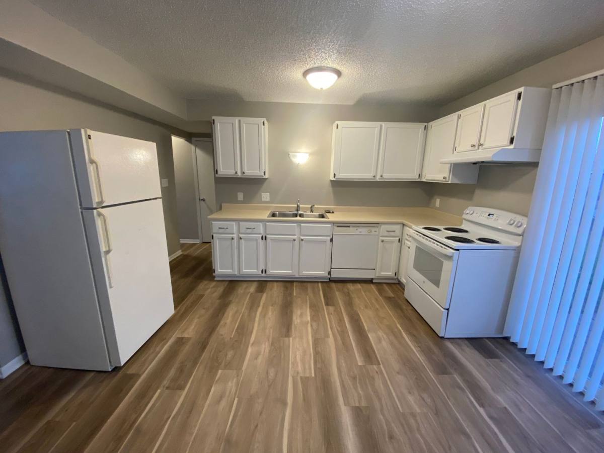 Apartment for rent at 2120 E Caulder Ave, Des Moines, IA 50320