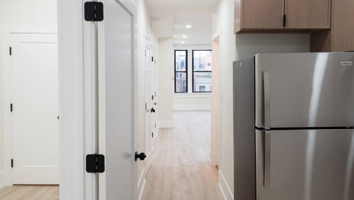 Apartment for rent at 944 N Damen Ave #2F, Chicago, IL 60622