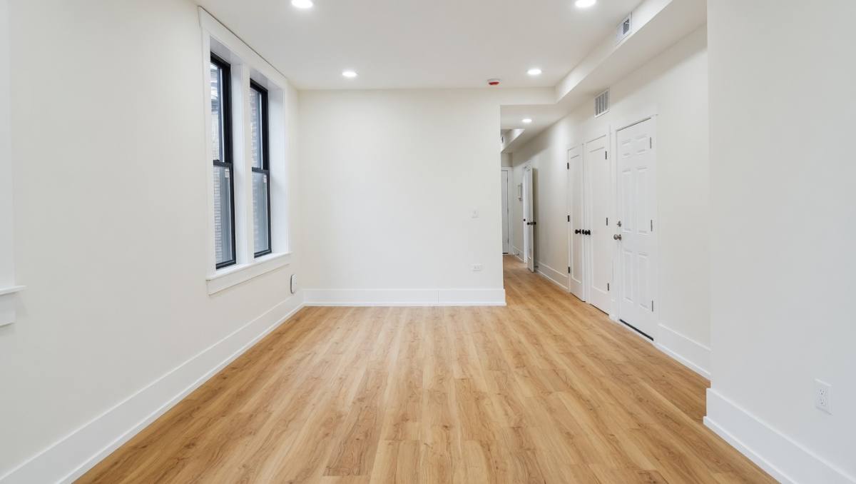 Apartment for rent at 944 N Damen Ave #2F, Chicago, IL 60622