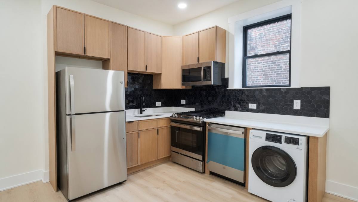 Apartment for rent at 944 N Damen Ave #2F, Chicago, IL 60622