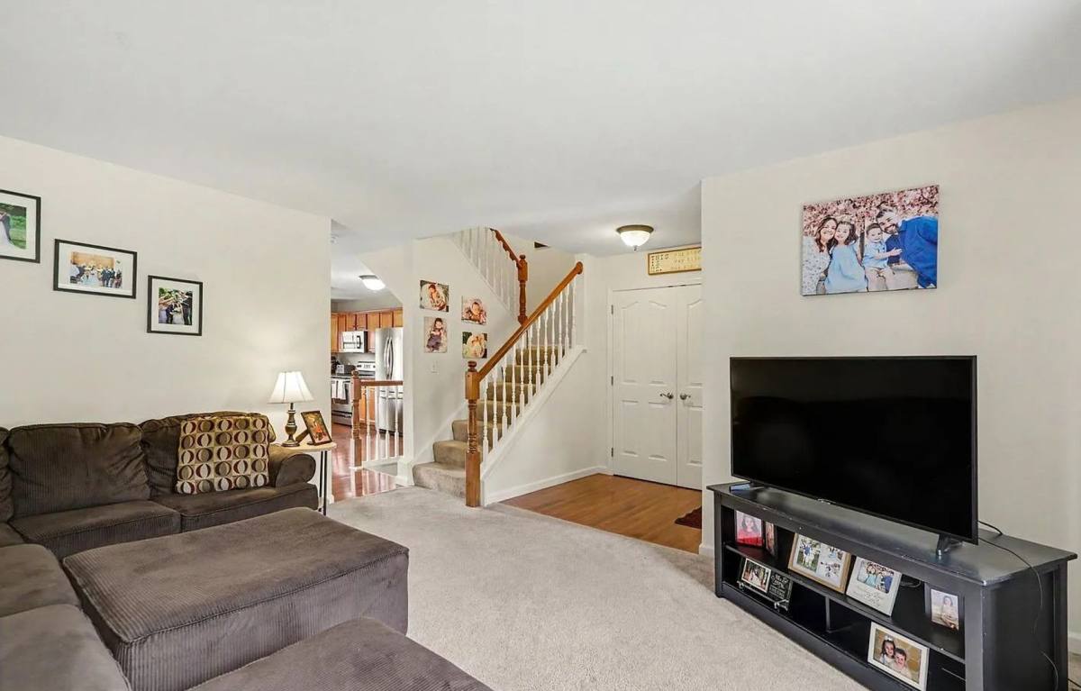 Townhouse for rent at 1212 Overlook Rd, Middletown, PA 17057