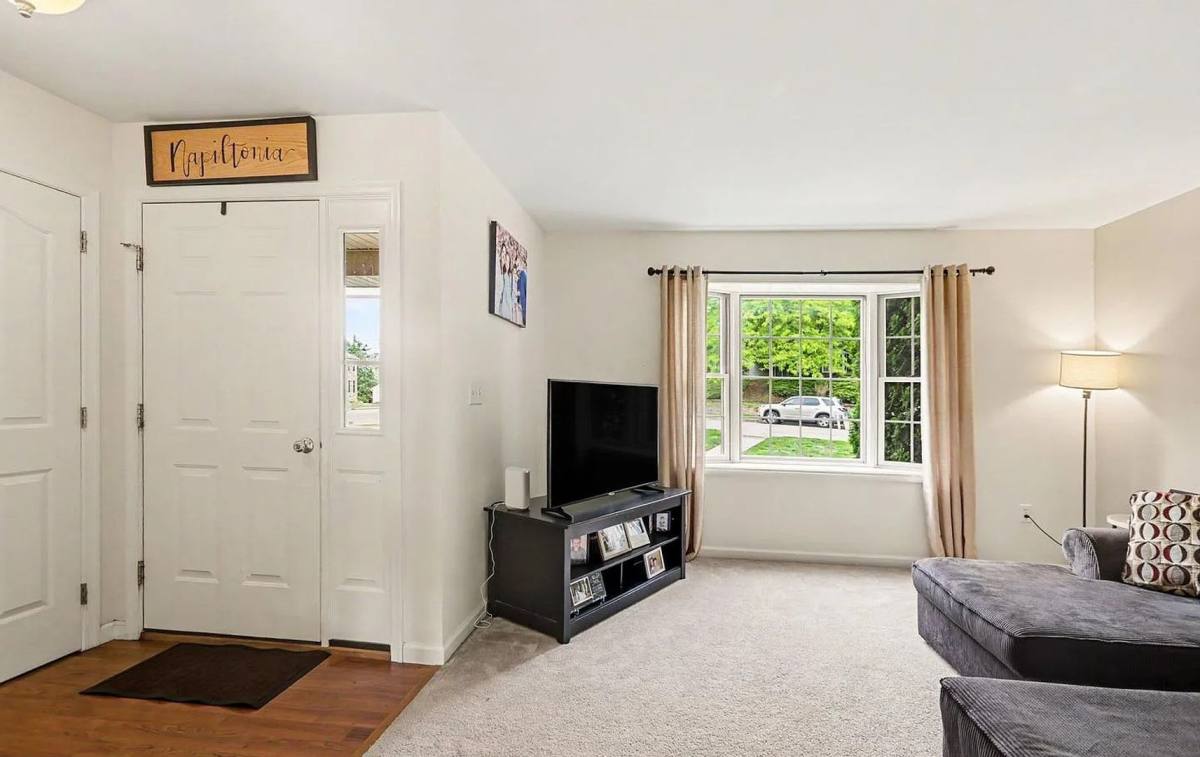 Townhouse for rent at 1212 Overlook Rd, Middletown, PA 17057