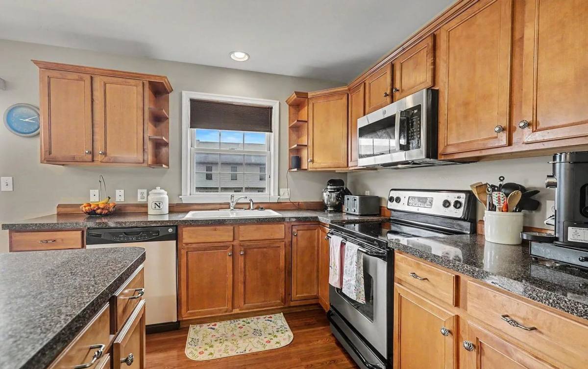 Townhouse for rent at 1212 Overlook Rd, Middletown, PA 17057