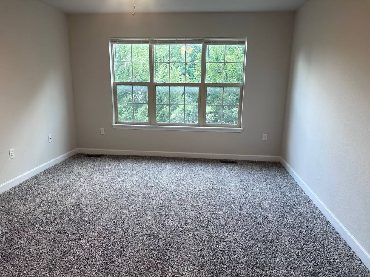Townhouse for rent at 1402 NE Mary Court, Grain Valley, MO 64029