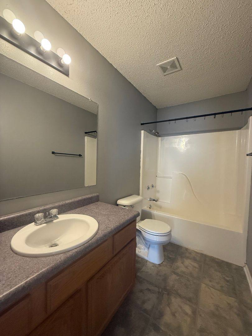 House for rent at 14108 Cherry Hill Rd, Alexander, AR 72002