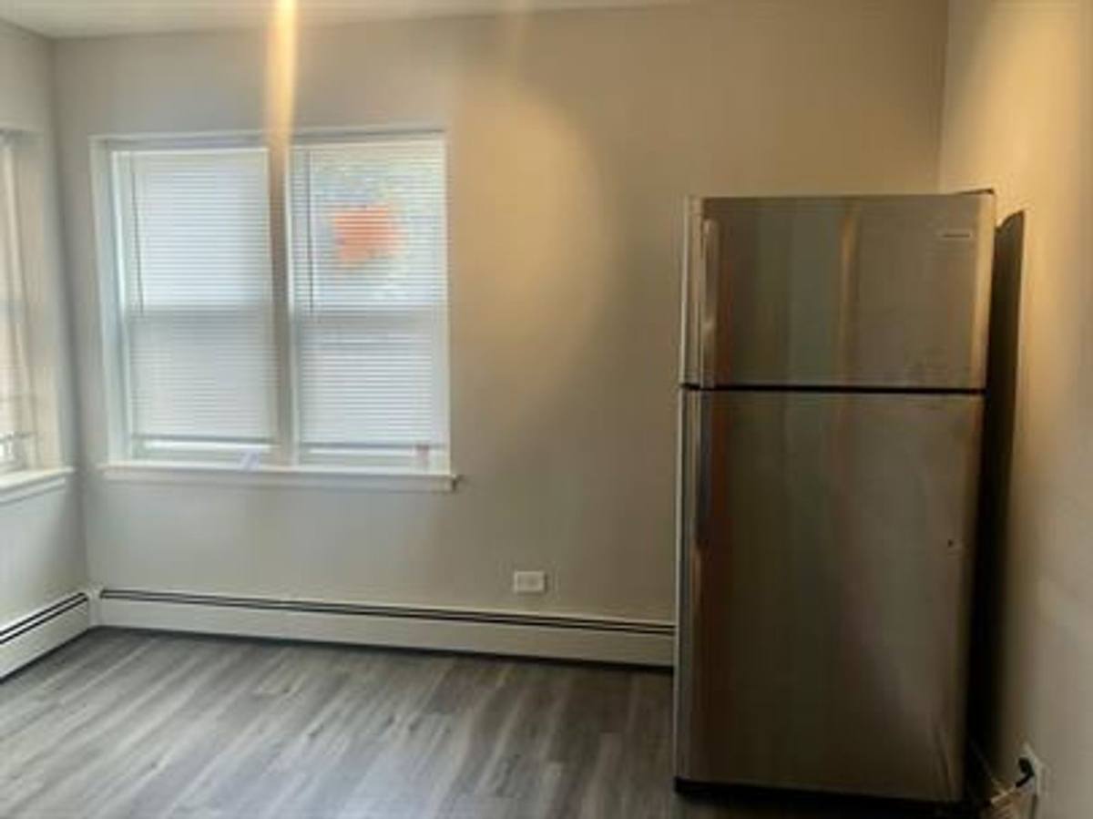 Apartment for rent at 305 Bluff Ave, La Grange, IL 60525
