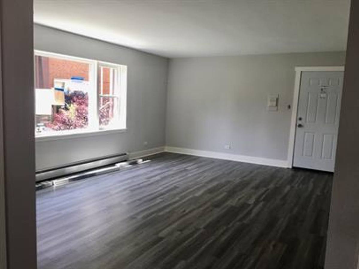 Apartment for rent at 305 Bluff Ave, La Grange, IL 60525