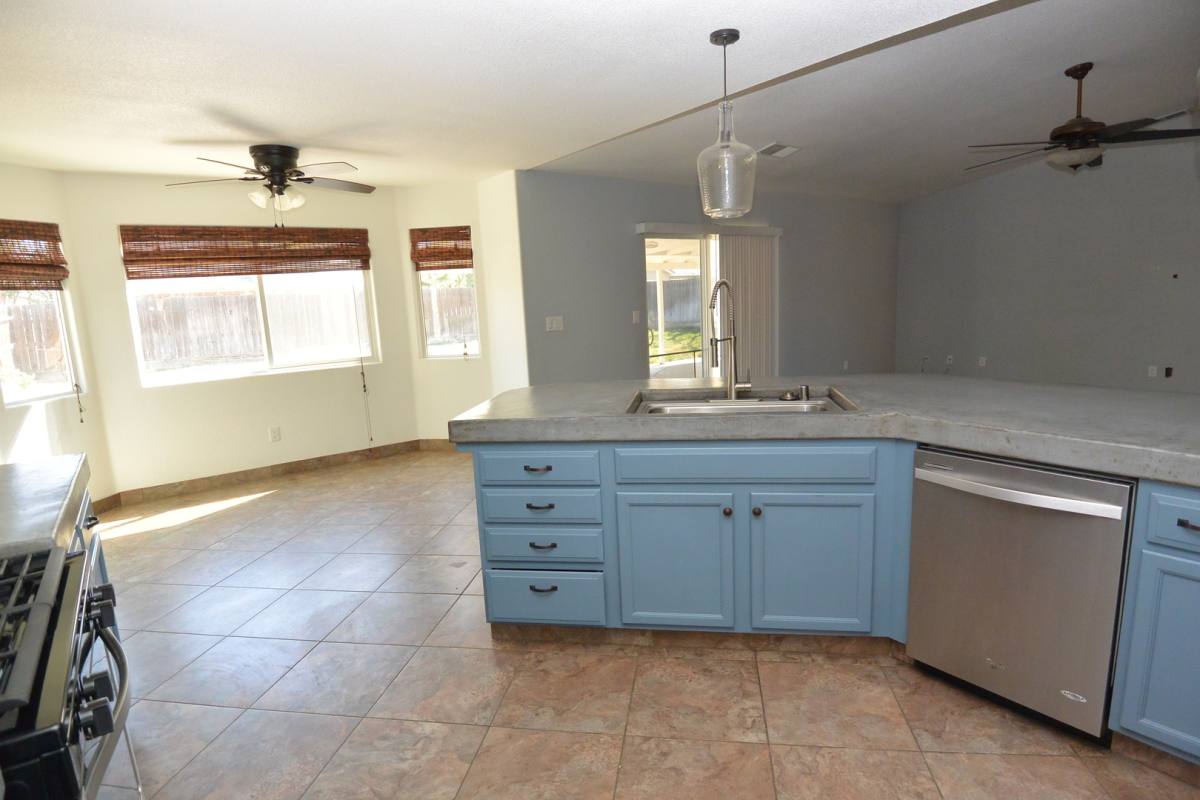 House for rent at 1724 S Grand, Visalia, CA 93292