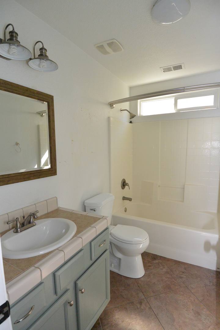 House for rent at 1724 S Grand, Visalia, CA 93292