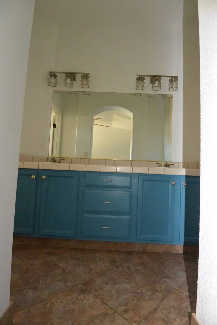 House for rent at 1724 S Grand, Visalia, CA 93292