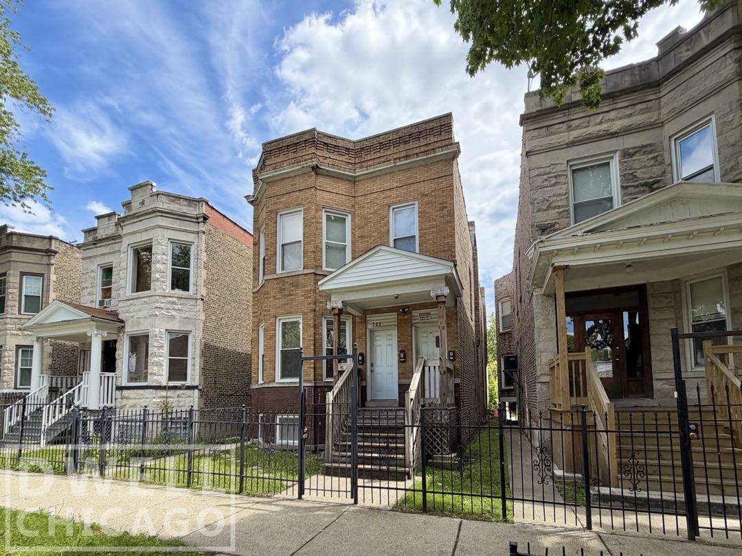Apartment for rent at 731 N Christiana #2R, Chicago, IL 60624