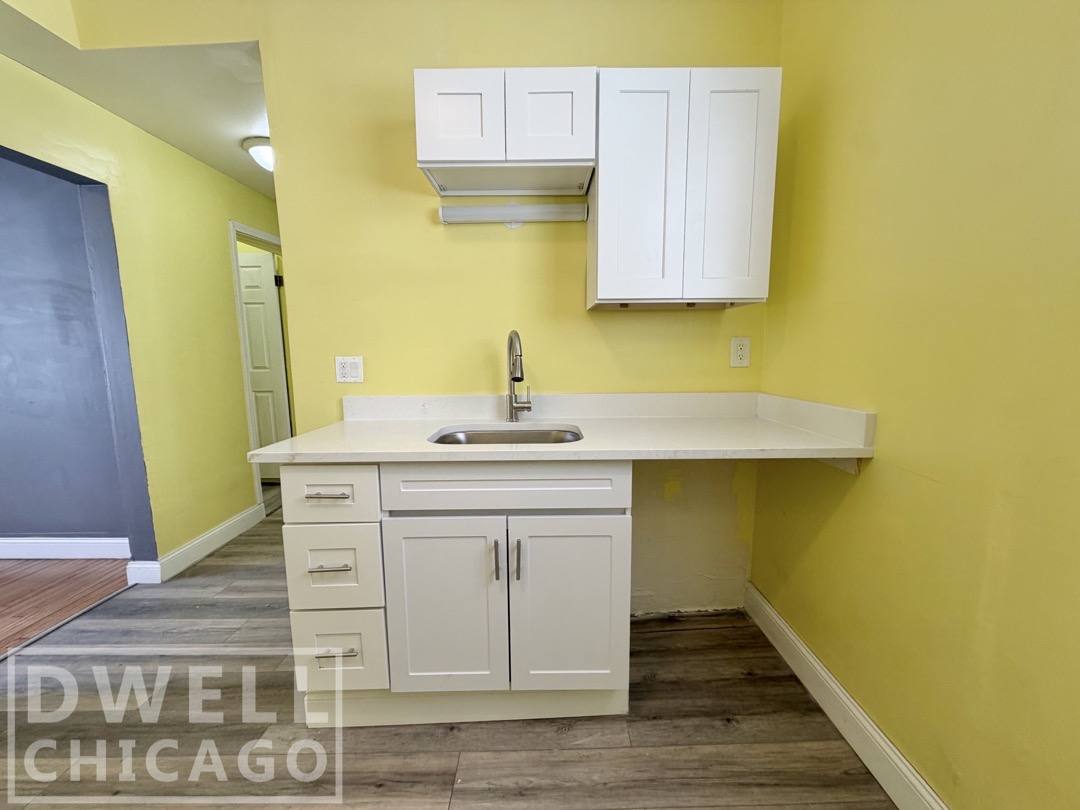 Apartment for rent at 731 N Christiana #2R, Chicago, IL 60624