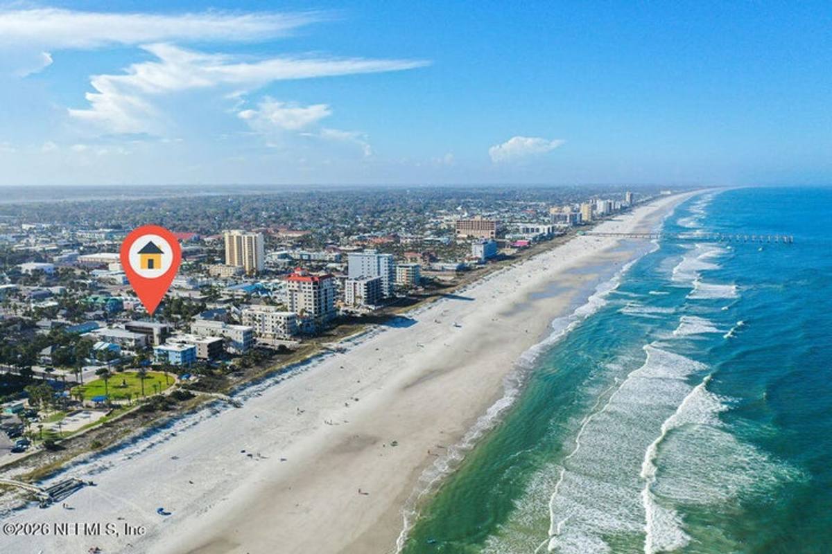 Apartment for rent at 400 1st St, Jacksonville Beach, FL 32250