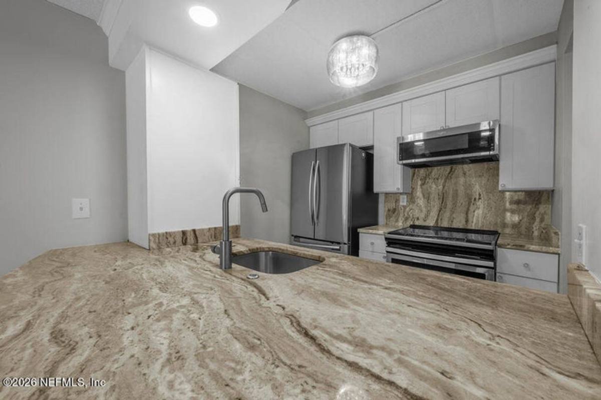 Apartment for rent at 400 1st St, Jacksonville Beach, FL 32250