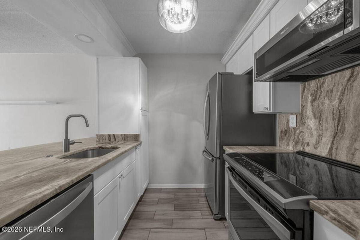 Apartment for rent at 400 1st St, Jacksonville Beach, FL 32250