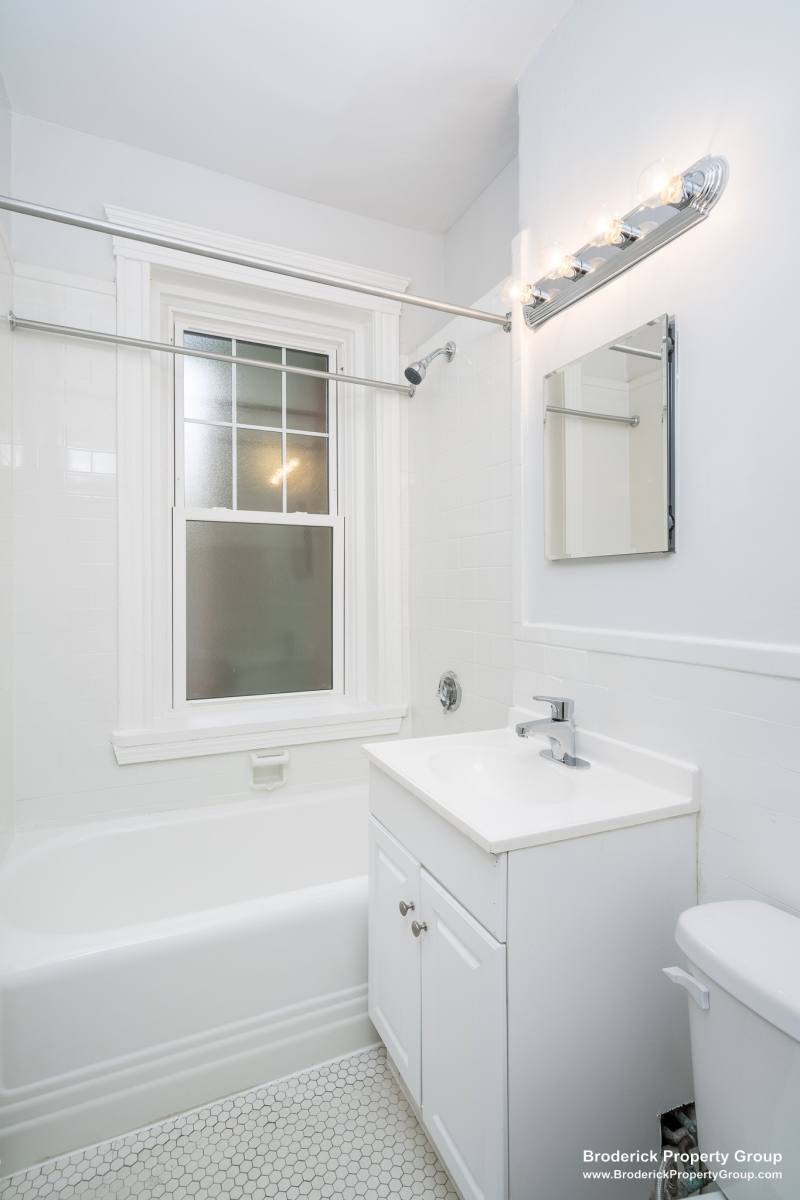 Apartment for rent at 18 Forest St #22, Cambridge, MA 02140