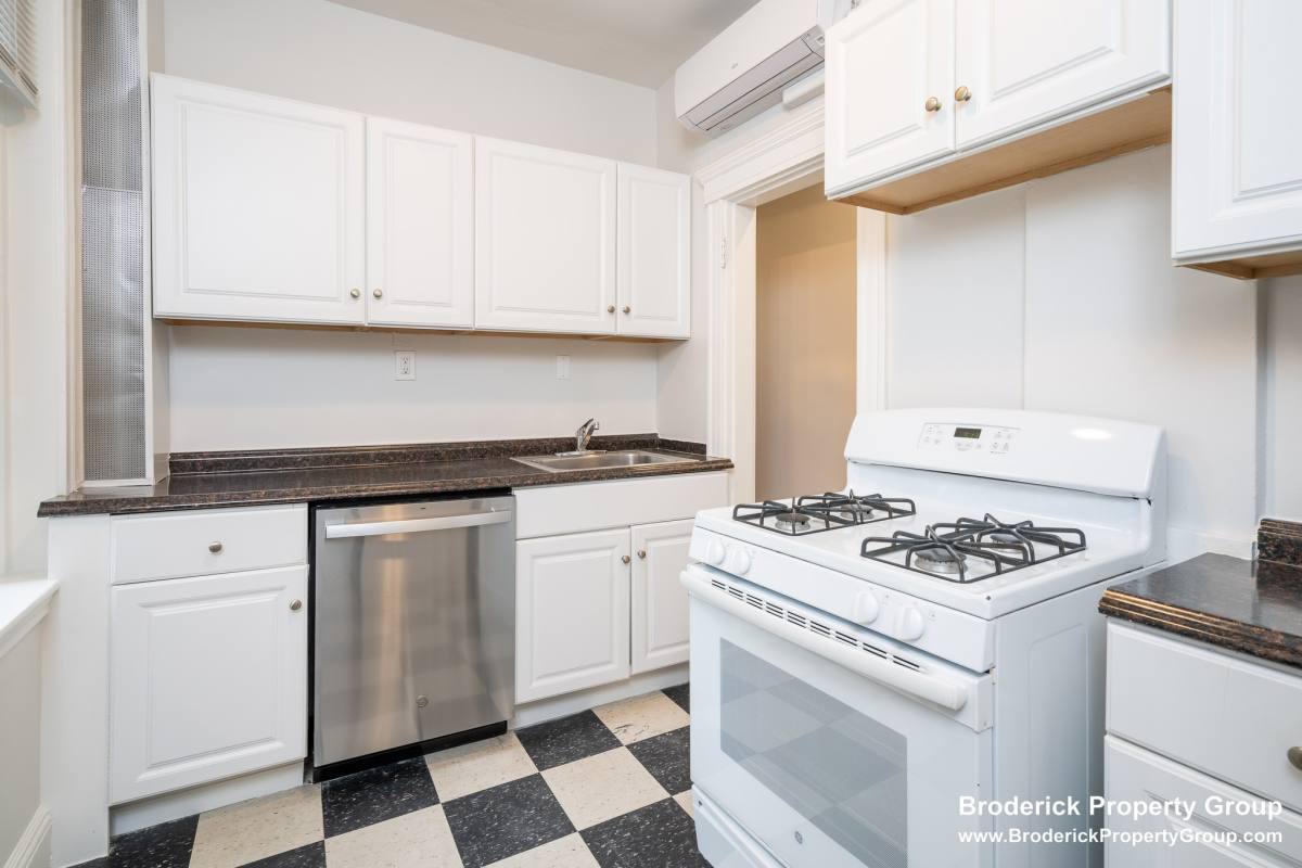 Apartment for rent at 18 Forest St #22, Cambridge, MA 02140