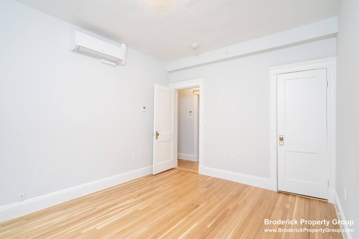 Apartment for rent at 18 Forest St #22, Cambridge, MA 02140