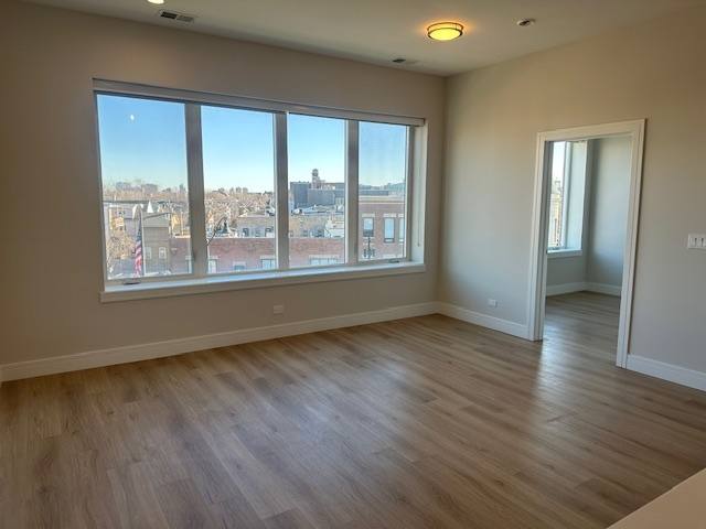 Apartment for rent at 4010 N Lincoln Ave #404, Chicago, IL 60618