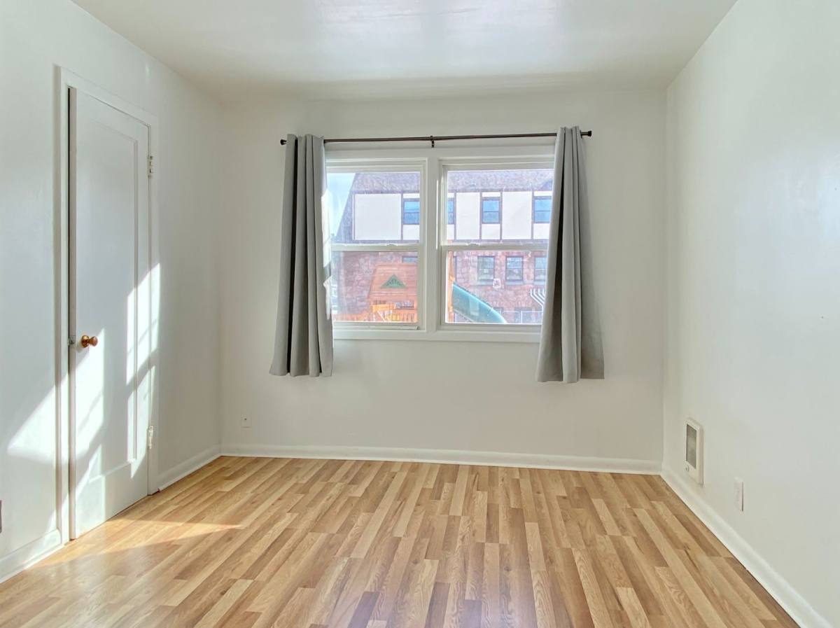 Apartment for rent at 906 Union St, The Dalles, OR 97058