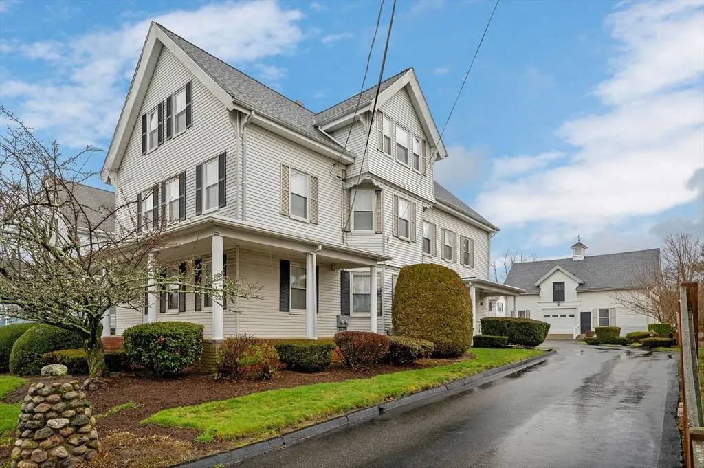 Apartment for rent at 7 Fay St #2, Taunton, MA 02780