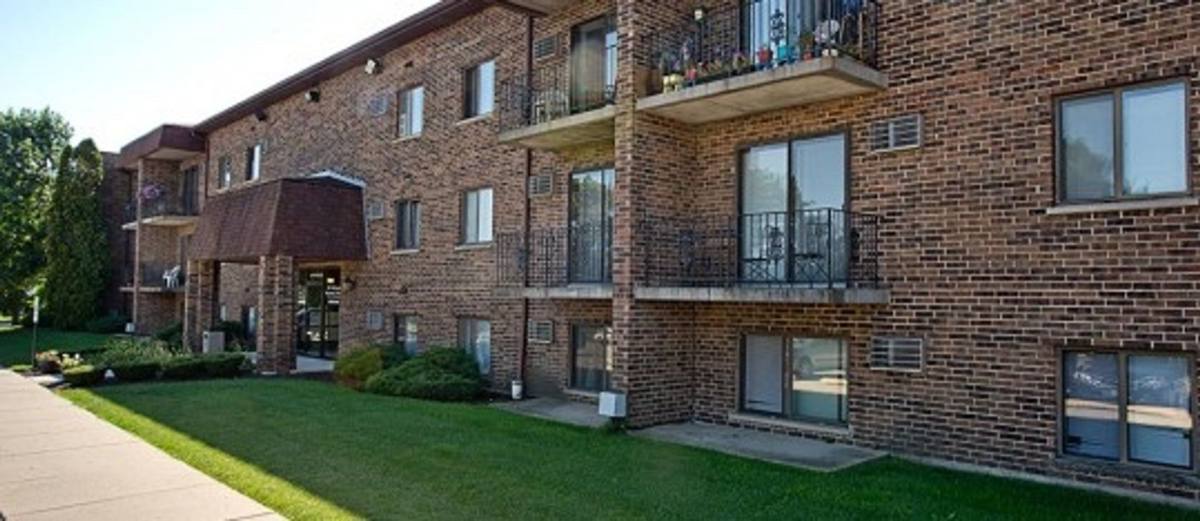 Apartment for rent at 410 Schiller St, Itasca, IL 60143