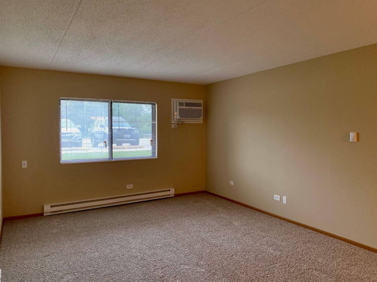 Apartment for rent at 410 Schiller St, Itasca, IL 60143
