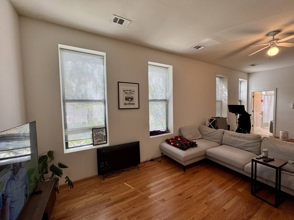 Apartment for rent at 1825 W N Ave #1B, Chicago, IL 60622