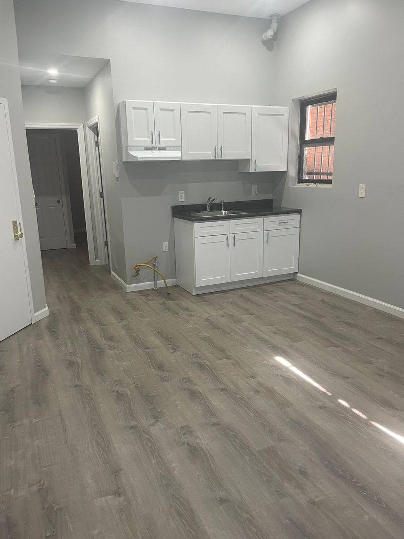 Apartment for rent at 162 Willow St, Yonkers, NY 10701