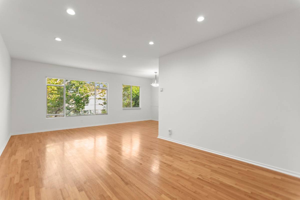 Apartment for rent at 325 S Rexford Dr, Beverly Hills, CA 90212