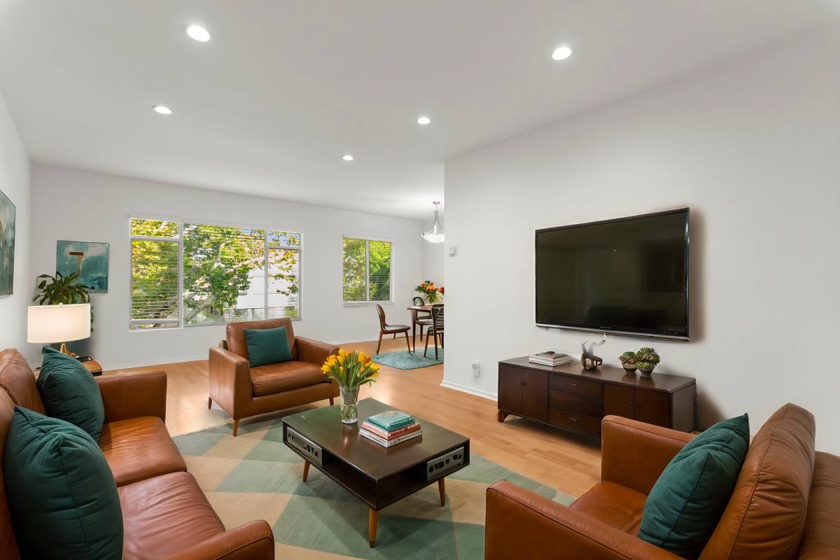 Apartment for rent at 325 S Rexford Dr, Beverly Hills, CA 90212