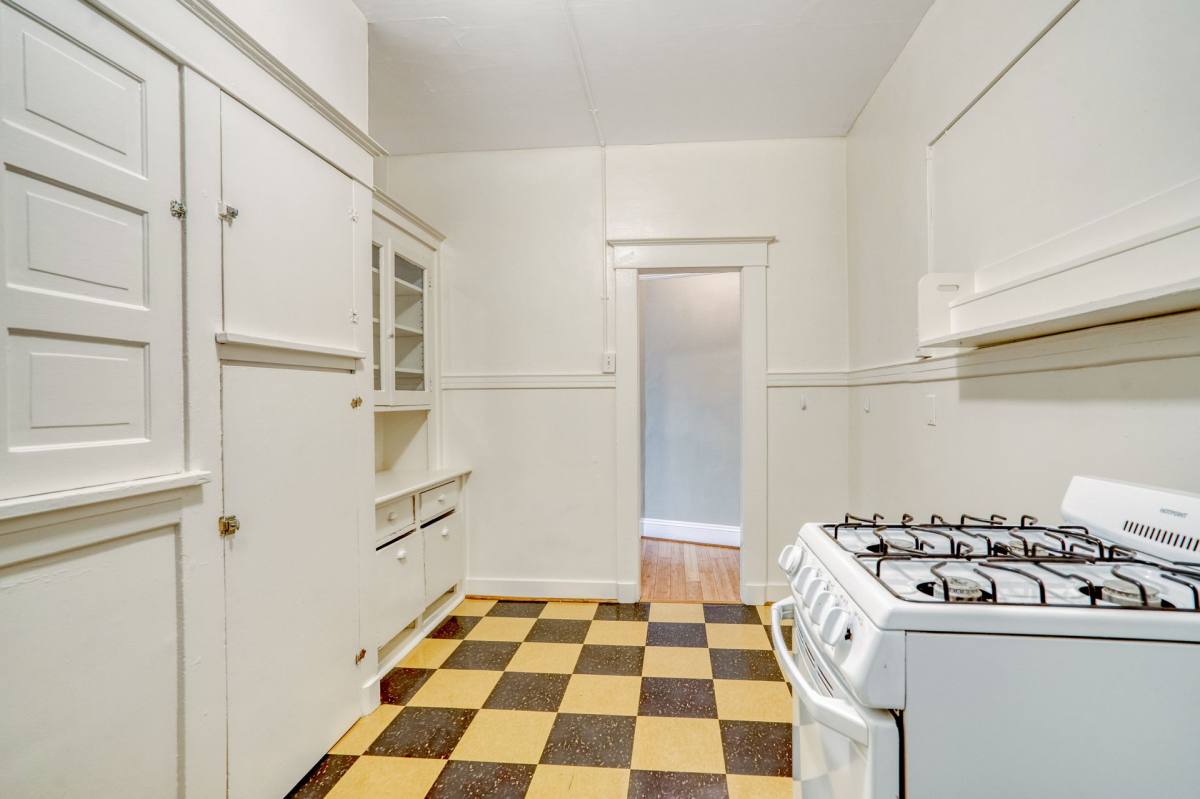 Apartment for rent at 1124 SW Columbia St, Portland, OR 97201