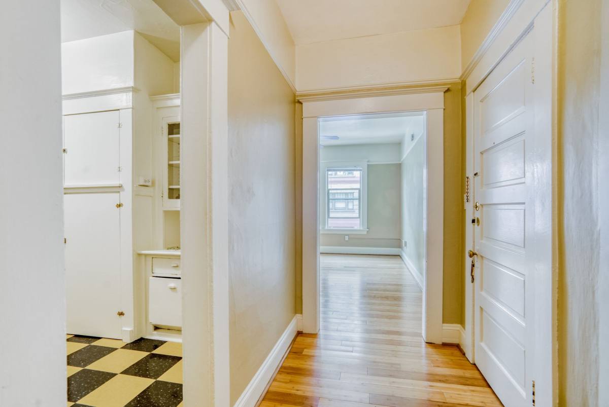 Apartment for rent at 1124 SW Columbia St, Portland, OR 97201