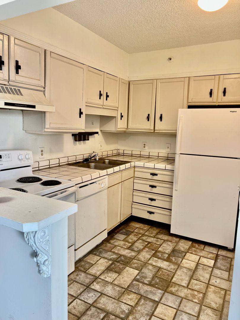 Apartment for rent at 900 19th Ave S, Nashville, TN 37212