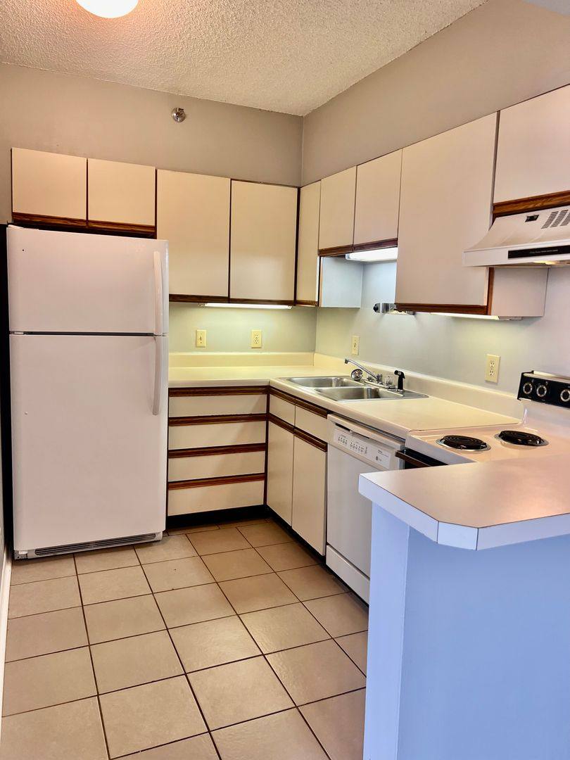 Apartment for rent at 900 19th Ave S, Nashville, TN 37212