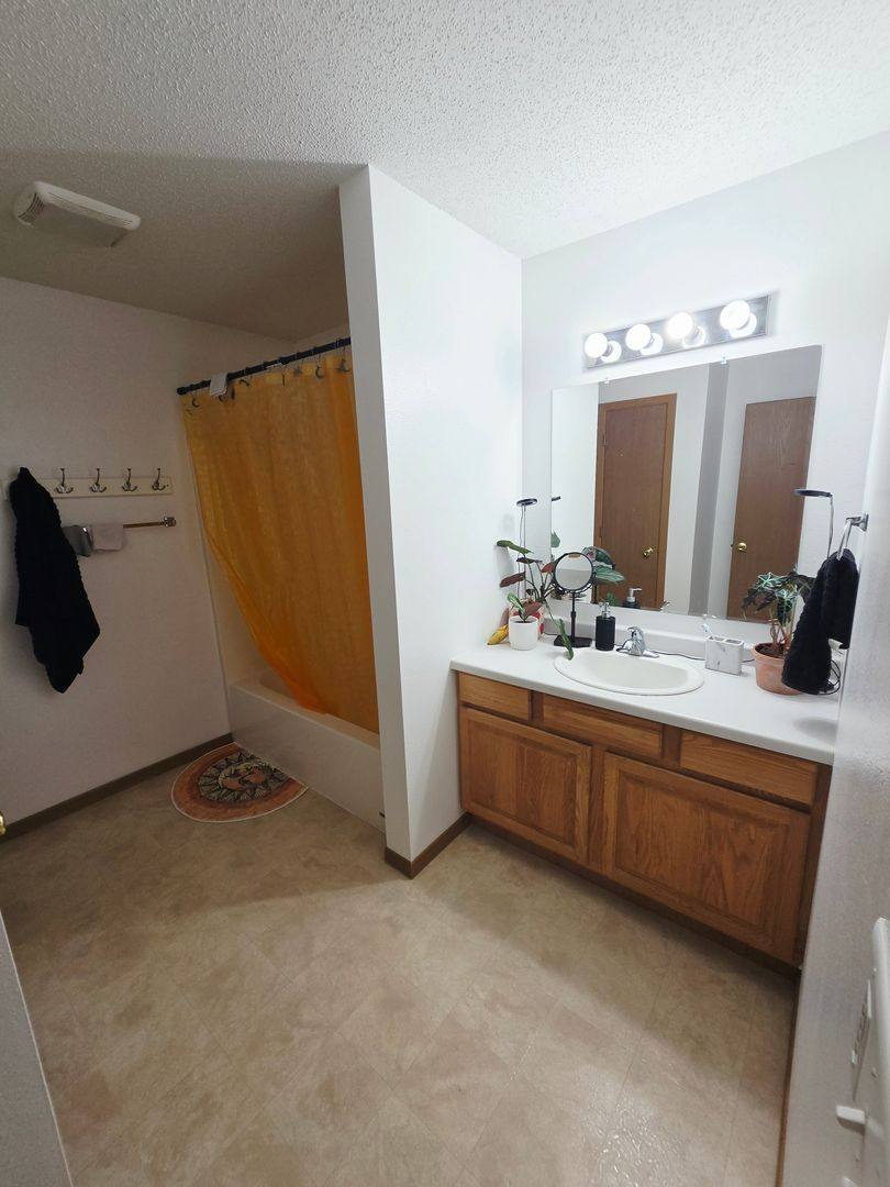 Apartment for rent at 1909 Kyle Lane NW, Mandan, ND 58554