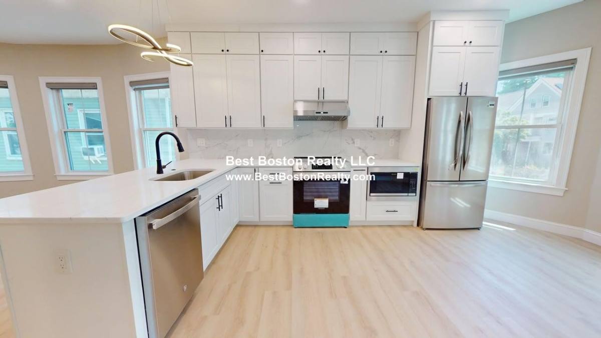Apartment for rent at 231 Highland Ave #2, Somerville, MA 02143