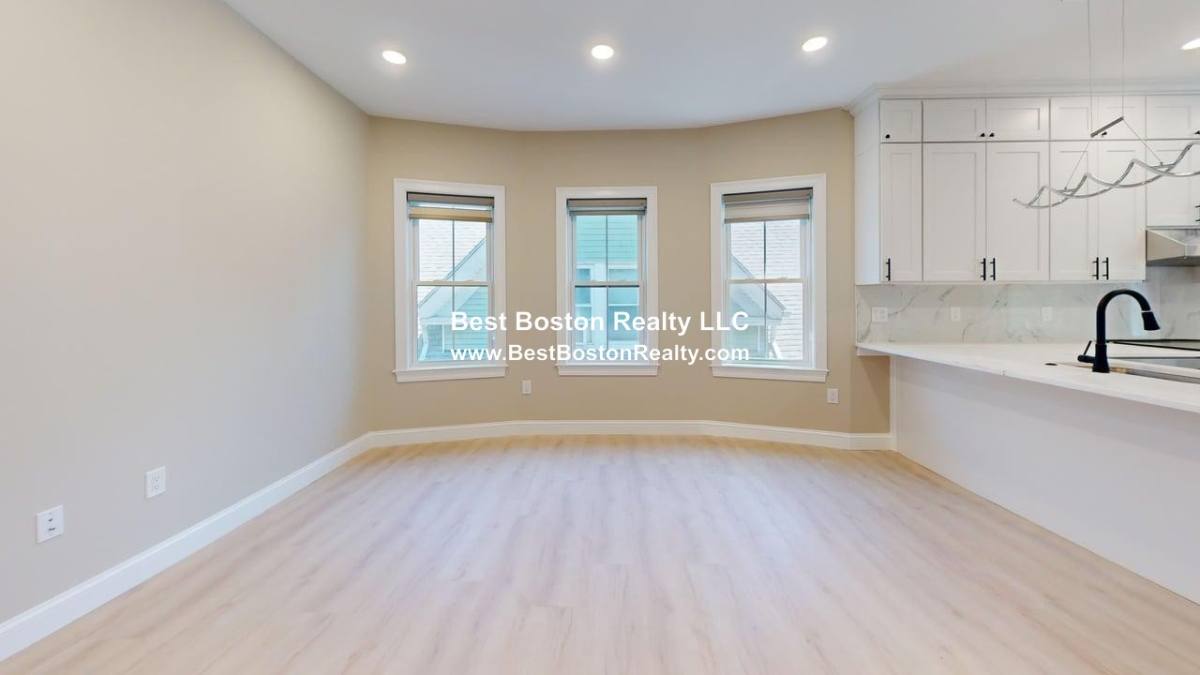 Apartment for rent at 231 Highlandave #3, Somerville, MA 02143