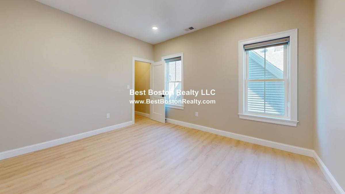 Apartment for rent at 231 Highlandave #3, Somerville, MA 02143