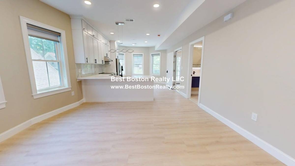 Apartment for rent at 231 Highlandave #3, Somerville, MA 02143